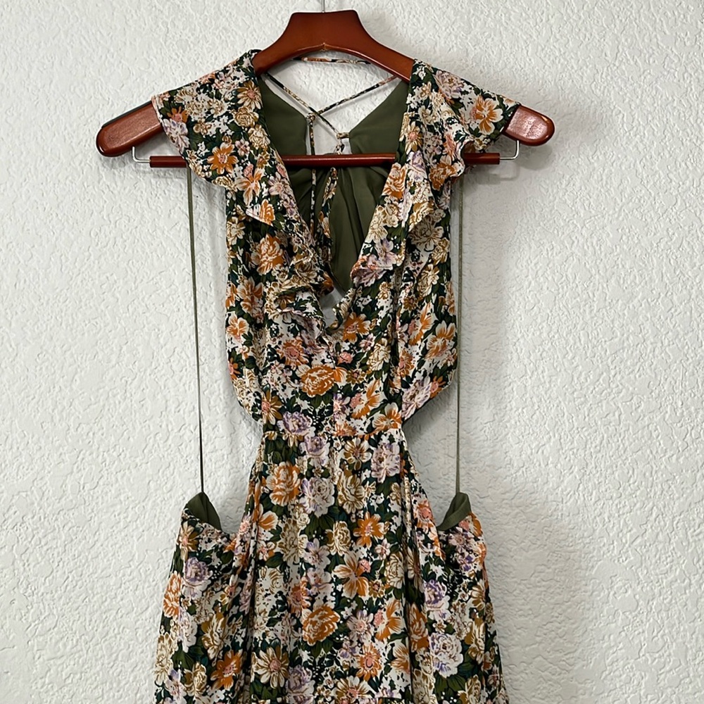 ASTR Floral Print Cutout Maxi Dress - Picture 6 of 17